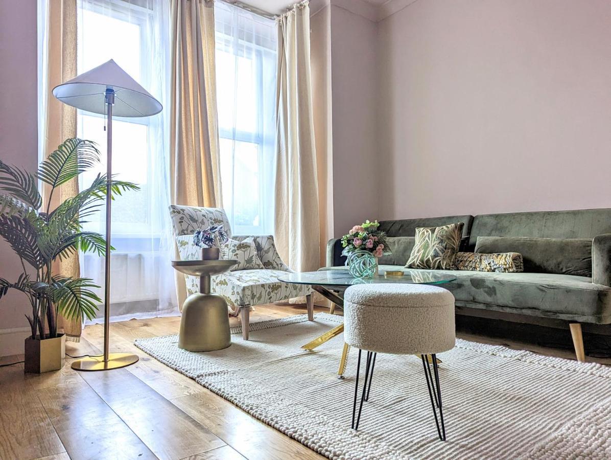 Gorgeous Apartment Wood Green Palmers Green Εξωτερικό φωτογραφία