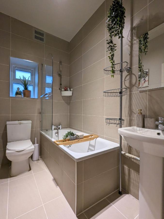 Gorgeous Apartment Wood Green Palmers Green Εξωτερικό φωτογραφία
