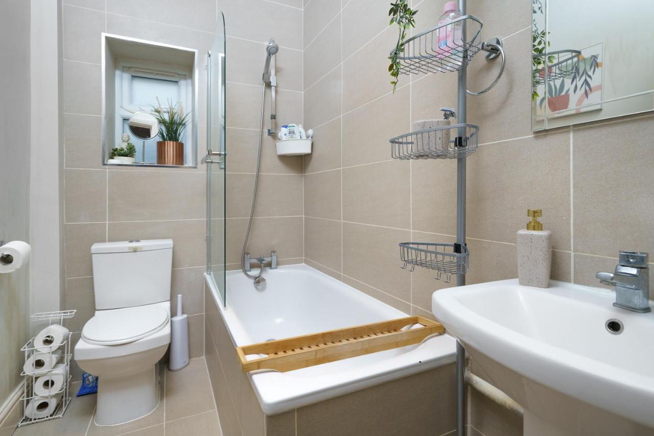 Gorgeous Apartment Wood Green Palmers Green Εξωτερικό φωτογραφία