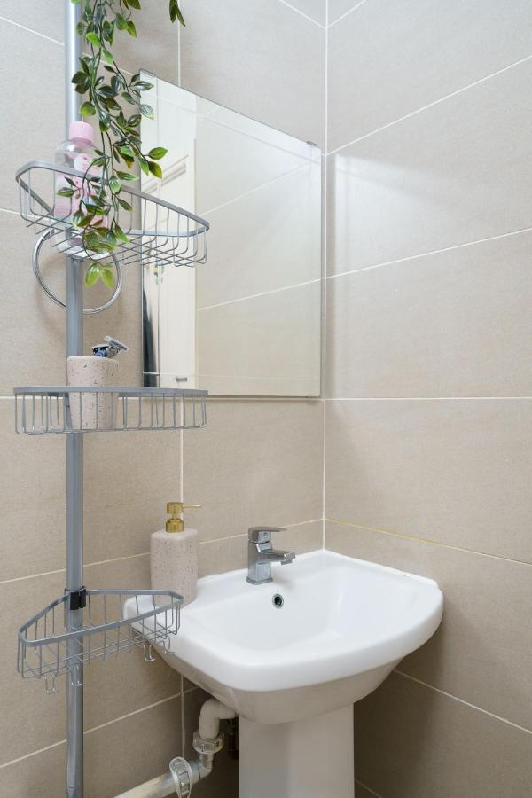 Gorgeous Apartment Wood Green Palmers Green Εξωτερικό φωτογραφία